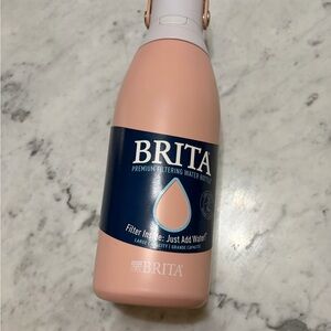 BRITA new Premium Filtering Water Bottle - Blush Pink.